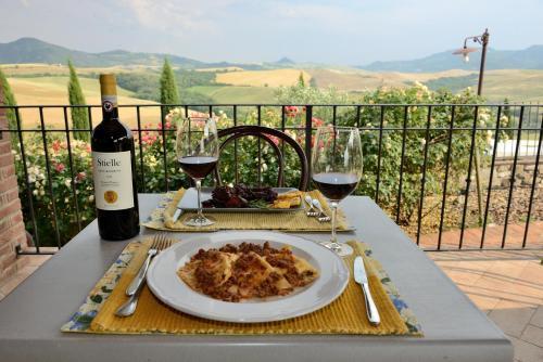 Agrihotel Il Palagetto Volterra Bagian luar foto
